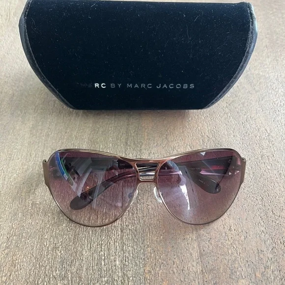 Marc by Marc Jacobs Brown Tortoiseshell Aviator Sunglasses Marc By Marc Jacobs | Accessories | Marc By Marc Jacobs  main image 3